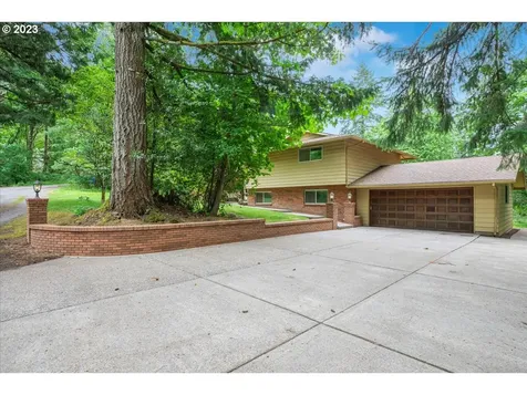 9101 Se Wooded Hills Court Damascus OR 97089