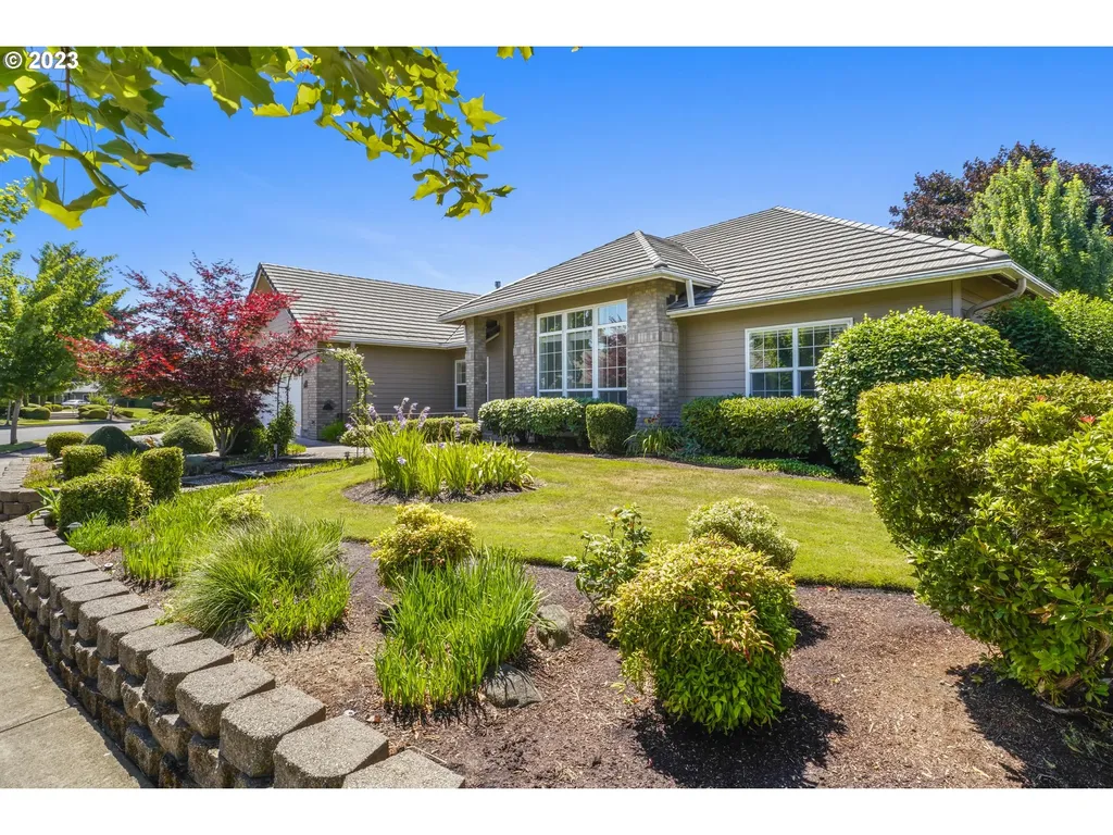 935 Mckenzie Crest Drive Springfield OR 97477