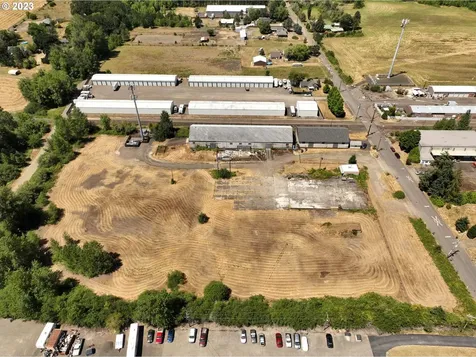 420 SW (-450) Wake Robin Avenue Corvallis OR 97333