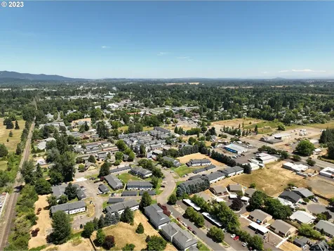 420 SW (-450) Wake Robin Avenue Corvallis OR 97333