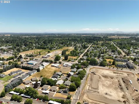 420 SW (-450) Wake Robin Avenue Corvallis OR 97333