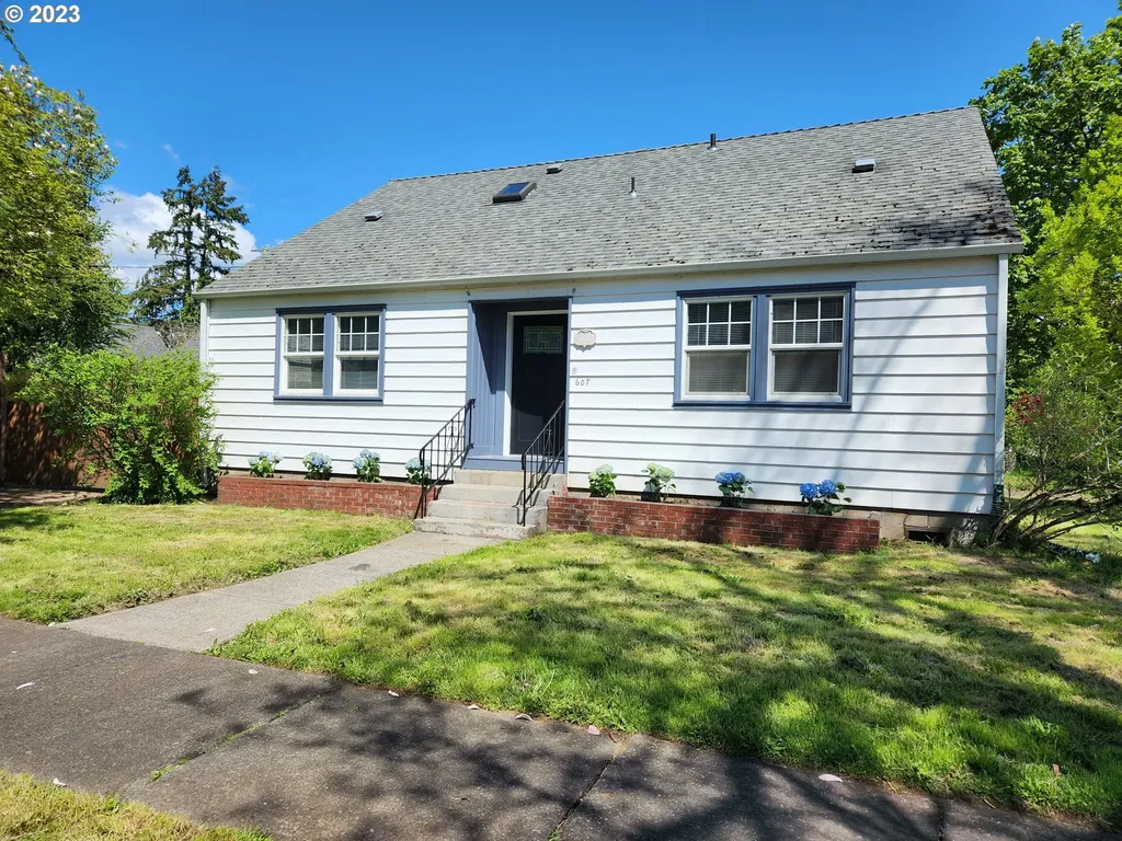 607 7th Street Springfield OR 97477