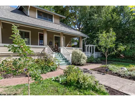 1975 Harris Street Eugene OR 97405