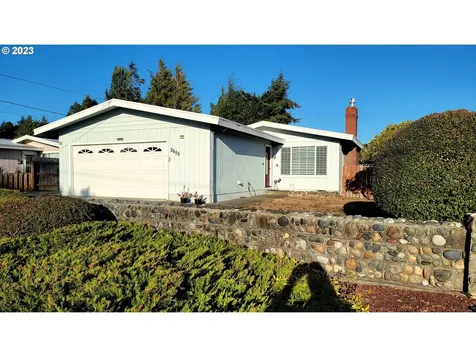 2655 Oak Street North Bend OR 97459