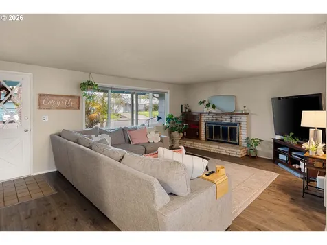 2495 Jeppesen Acres Road Eugene OR 97401
