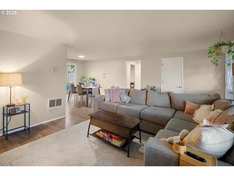 2495 Jeppesen Acres Road Eugene OR 97401