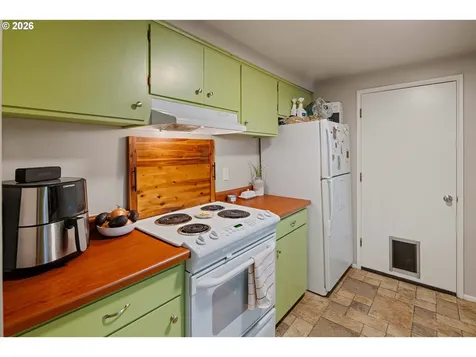 2495 Jeppesen Acres Road Eugene OR 97401