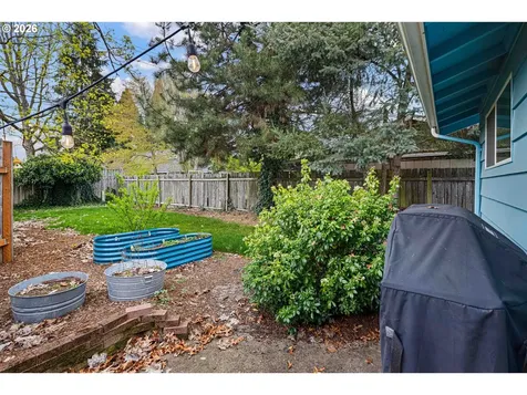 2495 Jeppesen Acres Road Eugene OR 97401