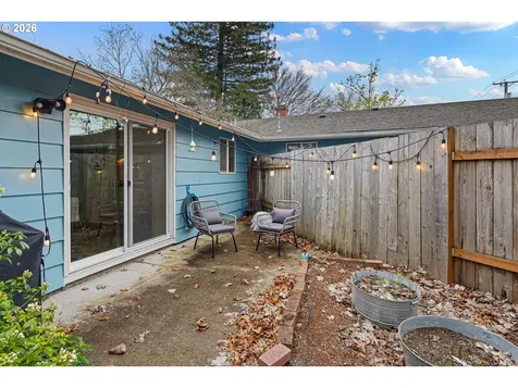2495 Jeppesen Acres Road Eugene OR 97401