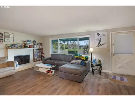 2495 Jeppesen Acres Road Eugene OR 97401