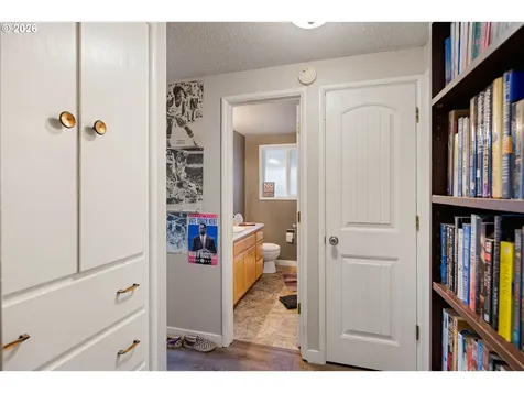 2495 Jeppesen Acres Road Eugene OR 97401
