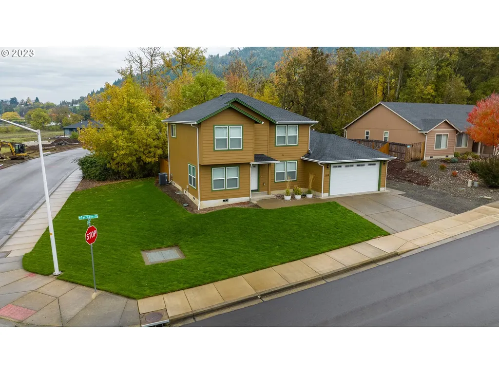 1510 W Tarragon Drive Roseburg OR 97471