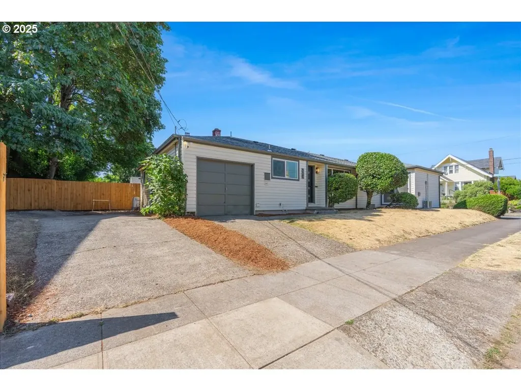 2212 NE Sumner Street Portland OR 97211