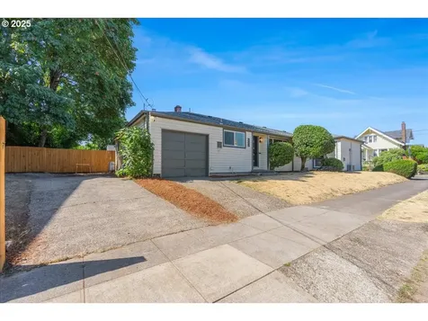 2212 NE Sumner Street Portland OR 97211