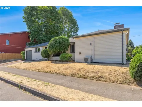 2212 NE Sumner Street Portland OR 97211