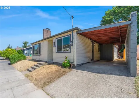 2212 NE Sumner Street Portland OR 97211
