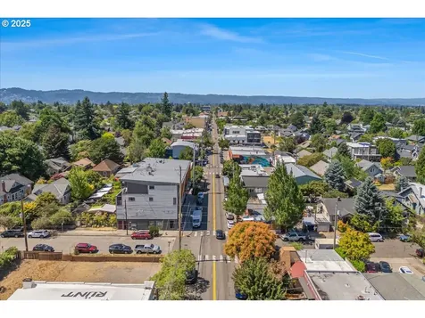 2212 NE Sumner Street Portland OR 97211