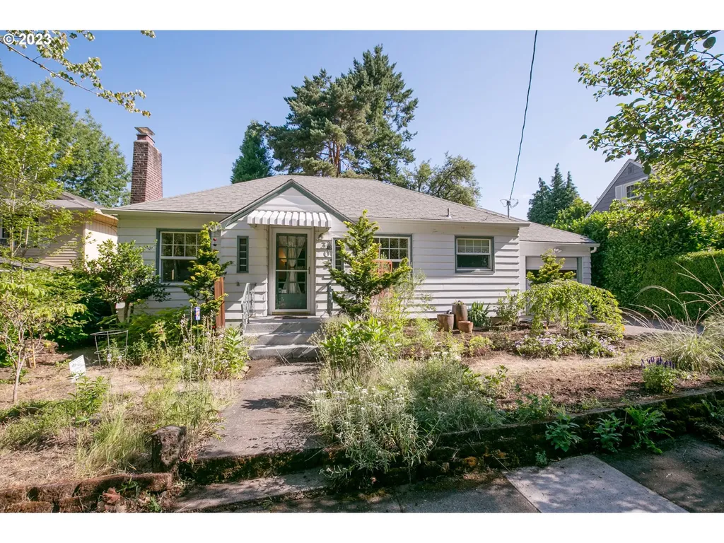 6305 Se Belmont Street Portland OR 97215