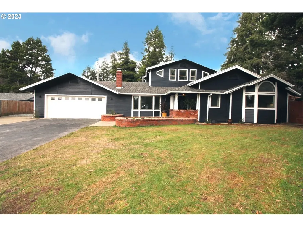 3421 Scott Court North Bend OR 97459