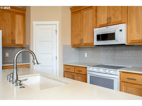 1203 S 44th Avenue Ridgefield WA 98642