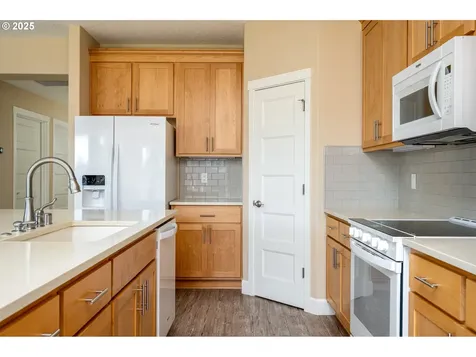1203 S 44th Avenue Ridgefield WA 98642