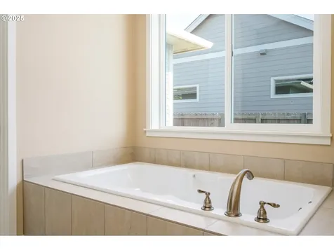 1203 S 44th Avenue Ridgefield WA 98642