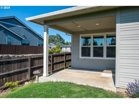 1203 S 44th Avenue Ridgefield WA 98642
