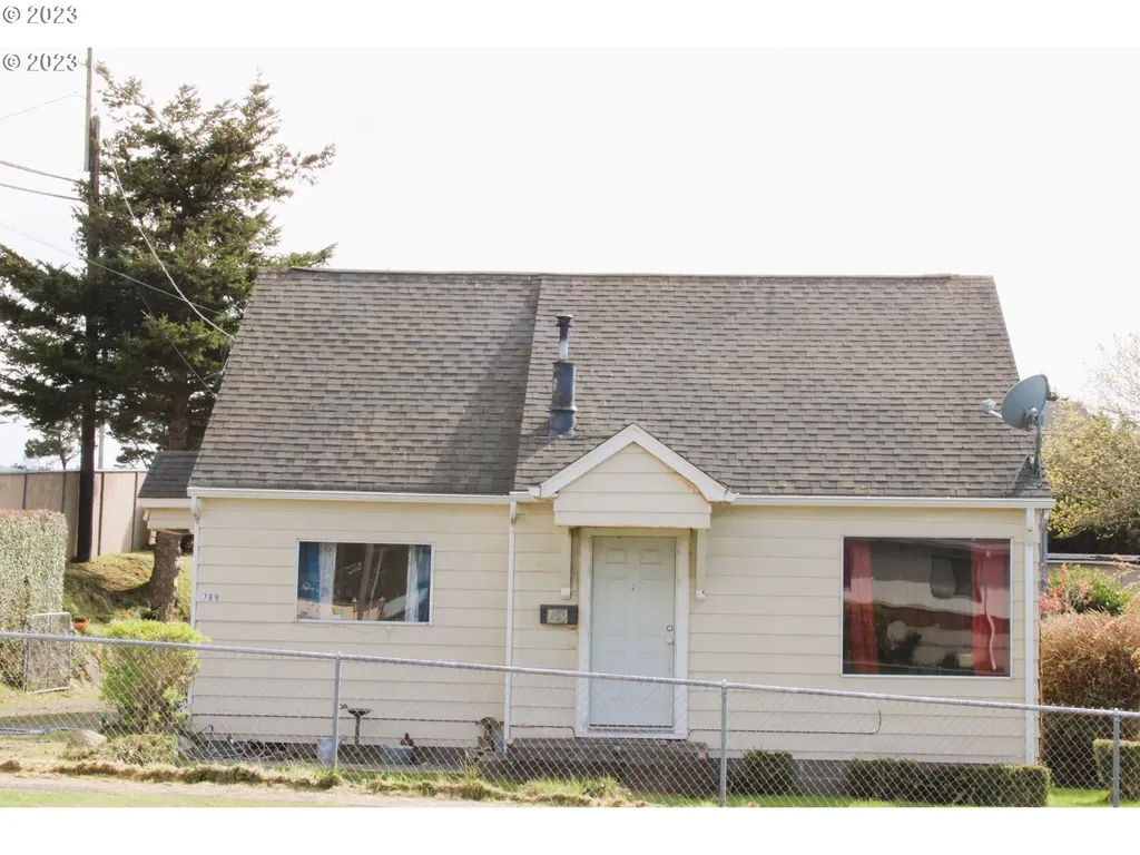 789 Michigan Avenue Coos Bay OR 97420