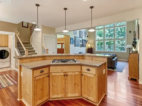 5912 SW Yamhill Street Portland OR 97221