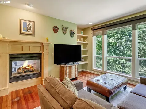 5912 SW Yamhill Street Portland OR 97221