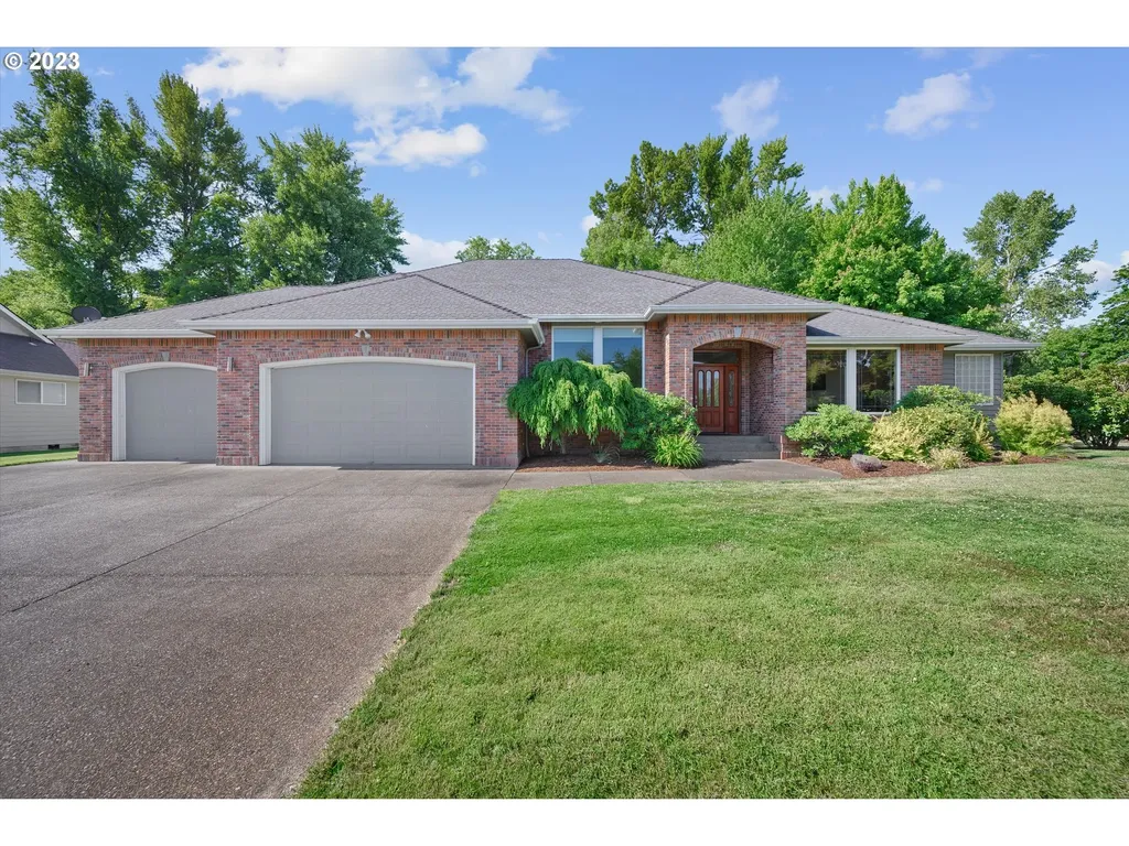 689 Se Walnut Avenue Dallas OR 97338