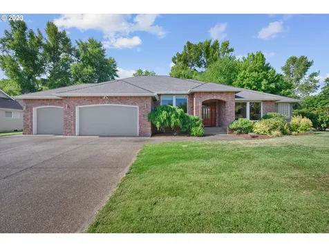 689 Se Walnut Avenue Dallas OR 97338