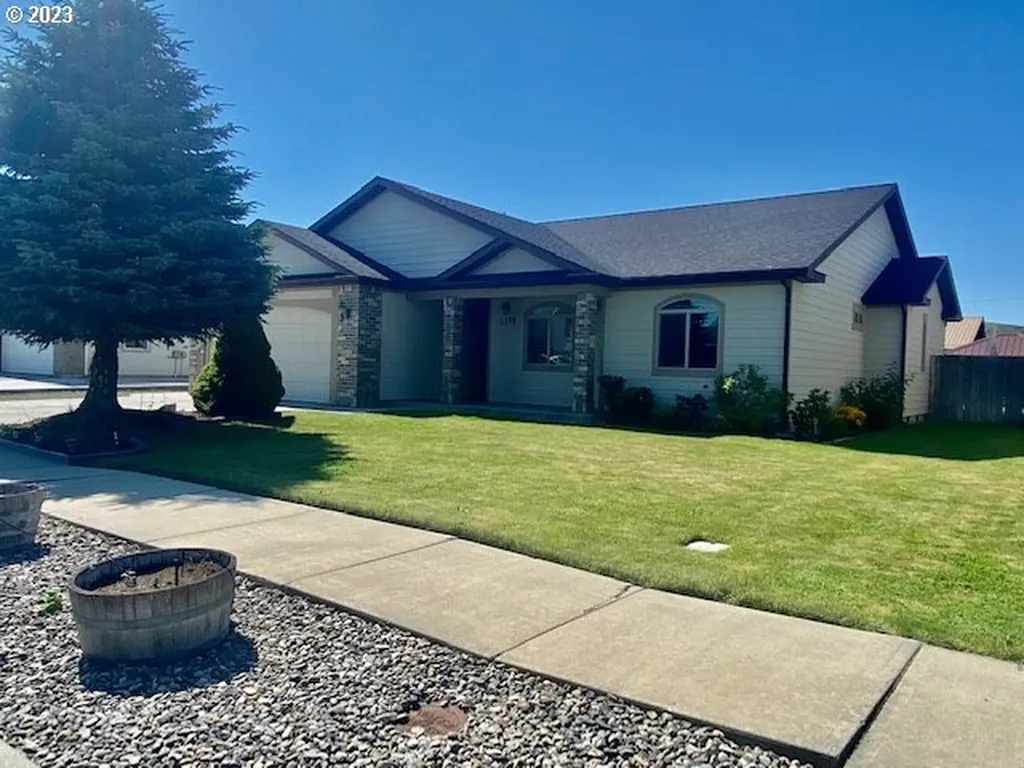 1075 F Street Baker City OR 97814
