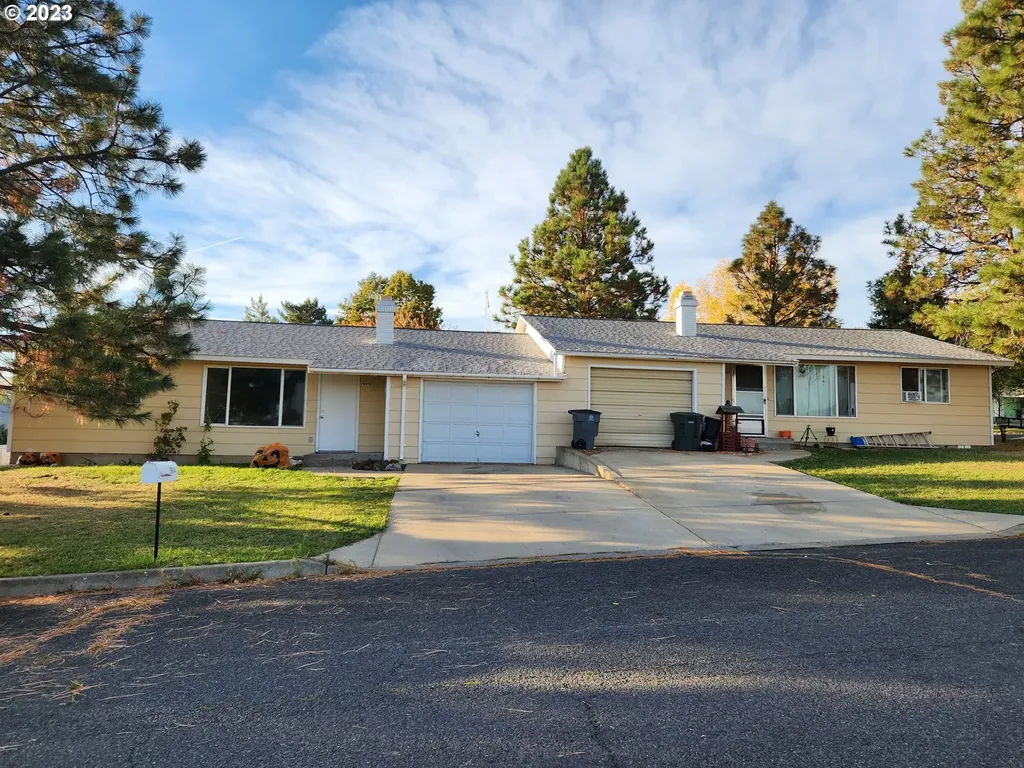 1902 Taurus Avenue La Grande OR 97850