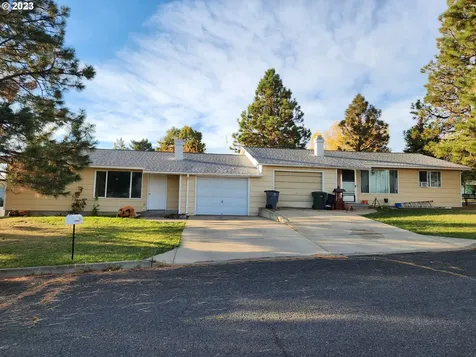 1902 Taurus Avenue La Grande OR 97850