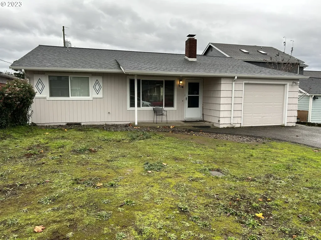 954 Nopal Street Florence OR 97439