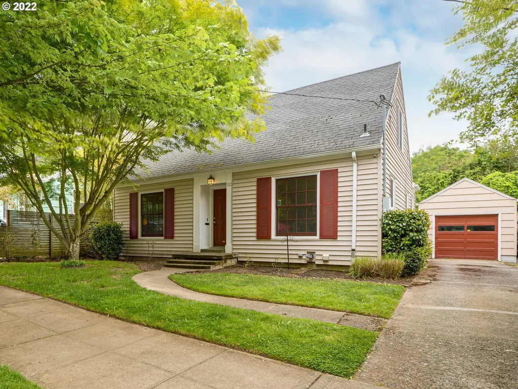 707 Se 62nd Avenue Portland OR 97215