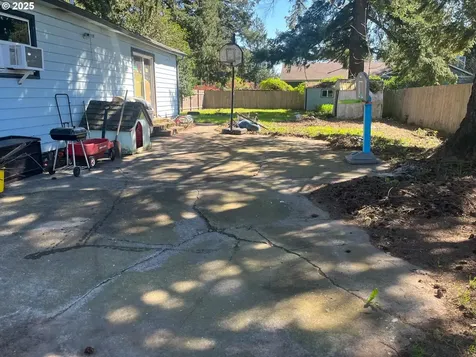 933 SE 174th Avenue Portland OR 97233
