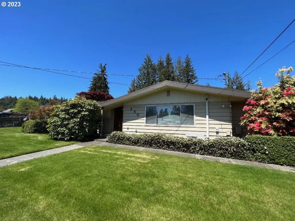 250 W 17th Street Coquille OR 97423