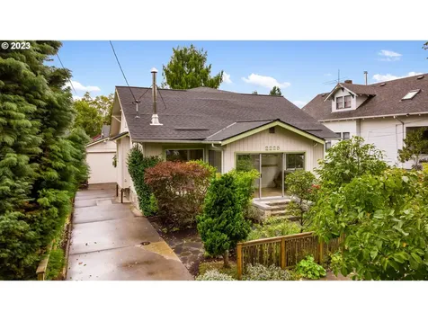 2225 Se 53rd Avenue Portland OR 97215