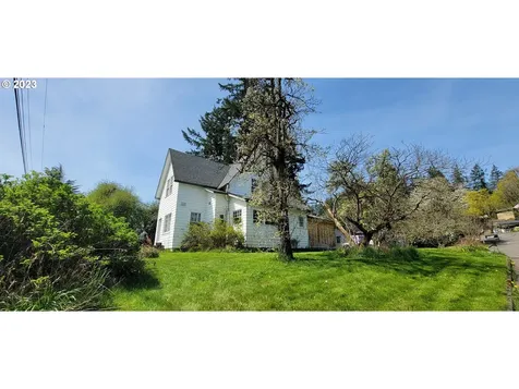 8570 Bachman Drive Gladstone OR 97027