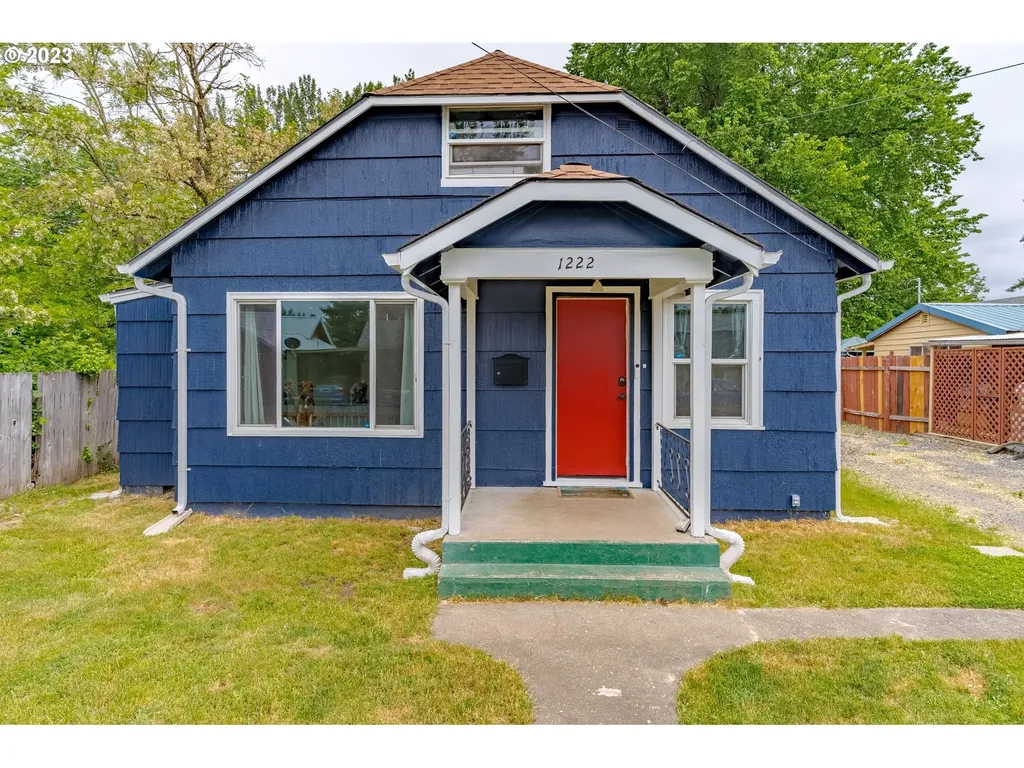 1222 Nandina Street Sweet Home OR 97386