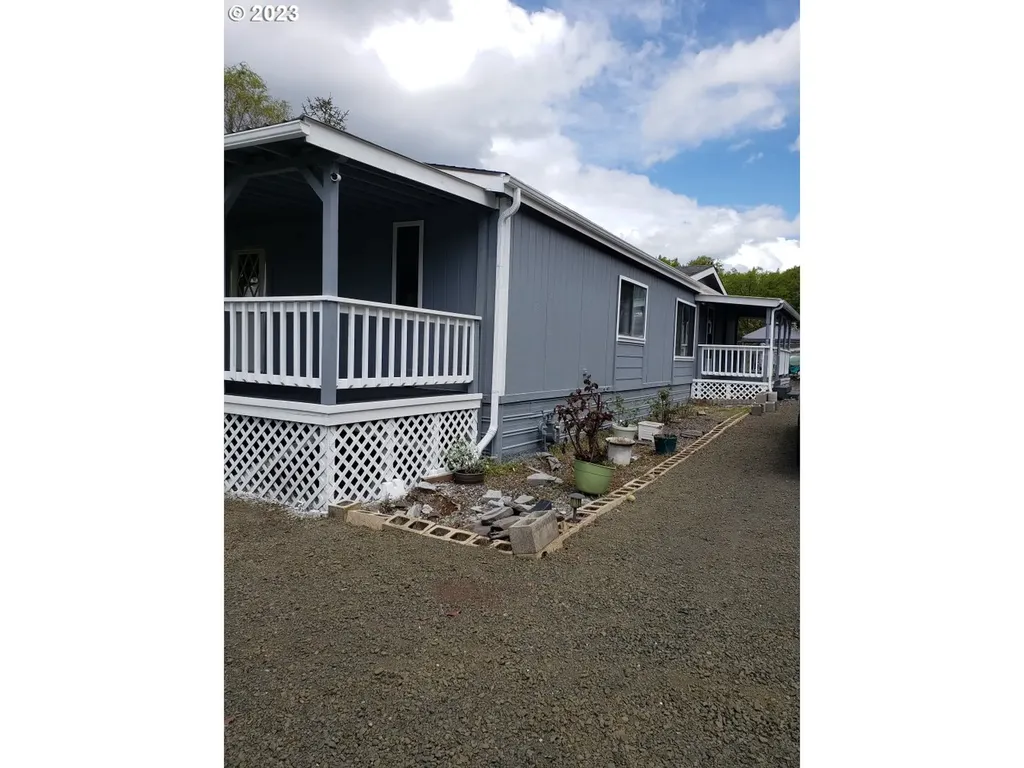 3276 Ne Follett Street Roseburg OR 97470