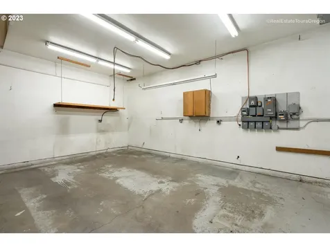 10791 NE Oak Street Donald OR 97020