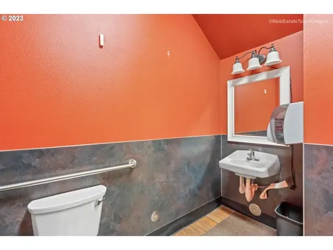 10791 NE Oak Street Donald OR 97020