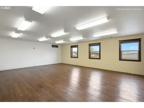 10791 NE Oak Street Donald OR 97020