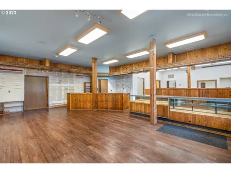 10791 NE Oak Street Donald OR 97020