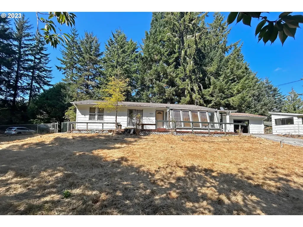 5521 Levage Drive Florence OR 97439