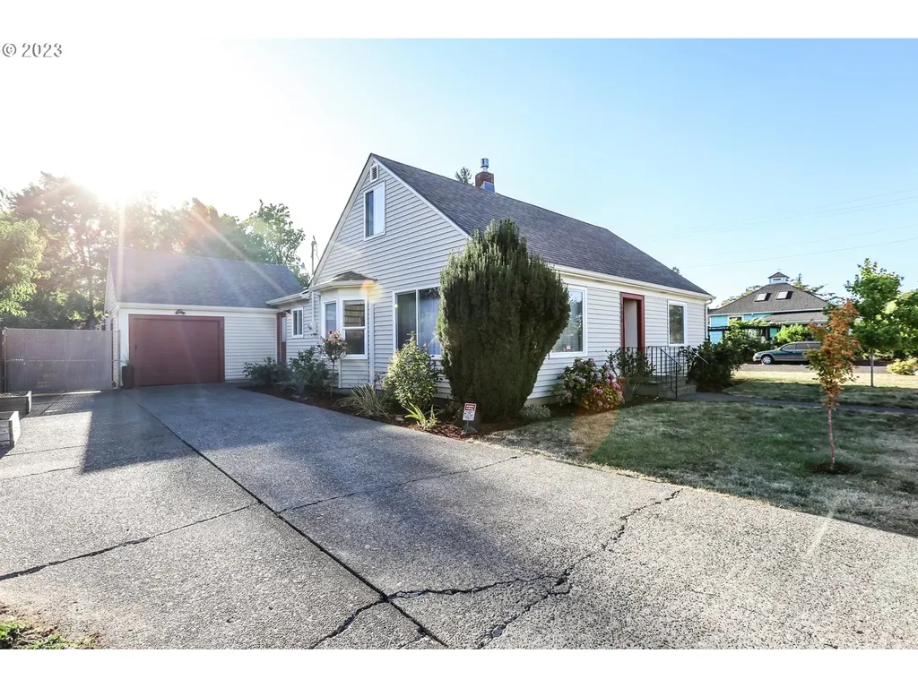 395 Juniper Street Junction City OR 97448