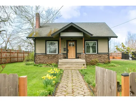 705 S Settlemier Avenue Woodburn OR 97071